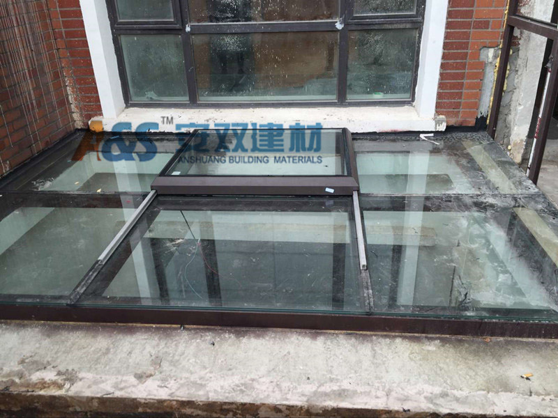 采光井平移天窗